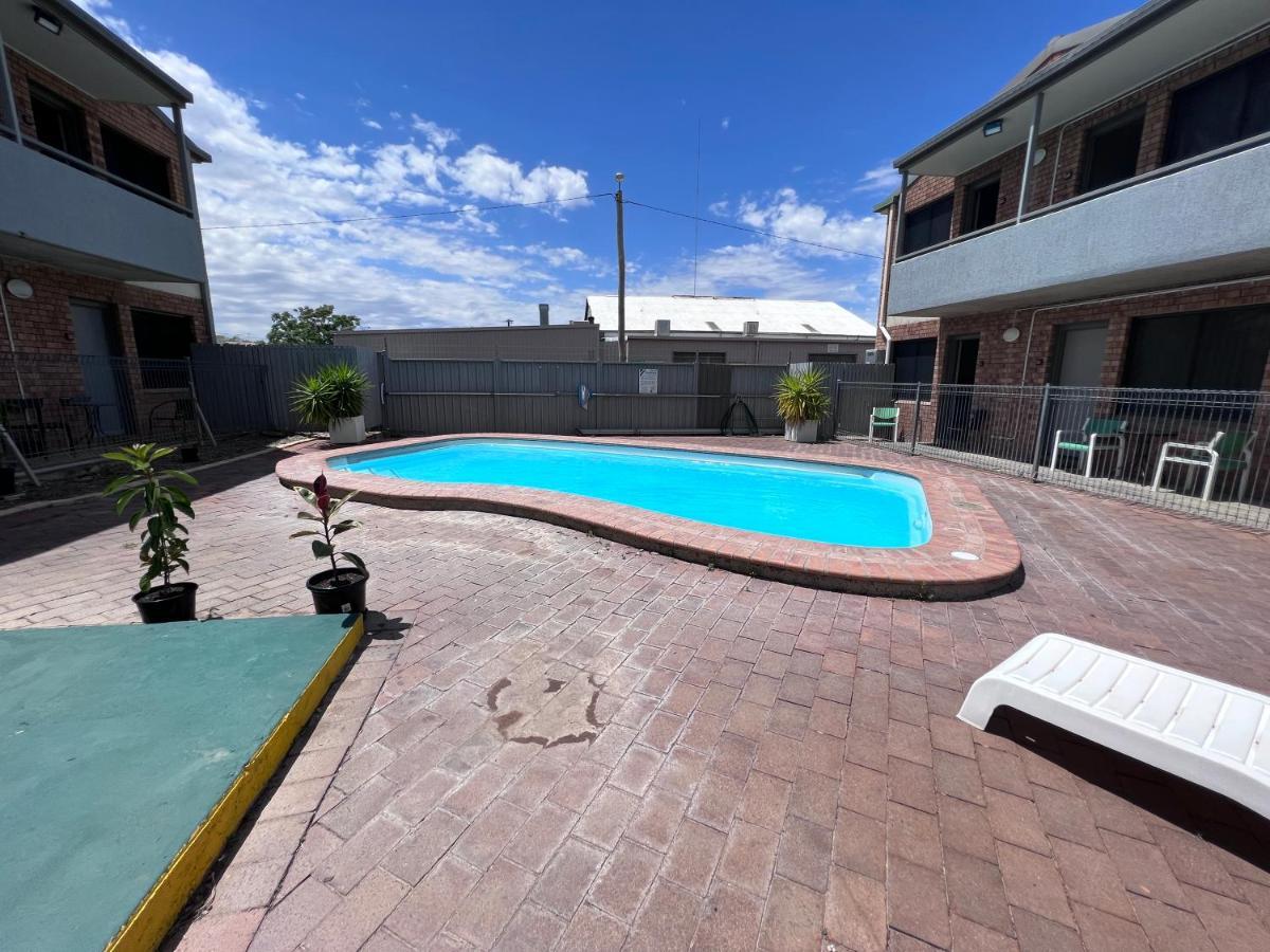 Spa Village Travel Inn Moree Dış mekan fotoğraf
