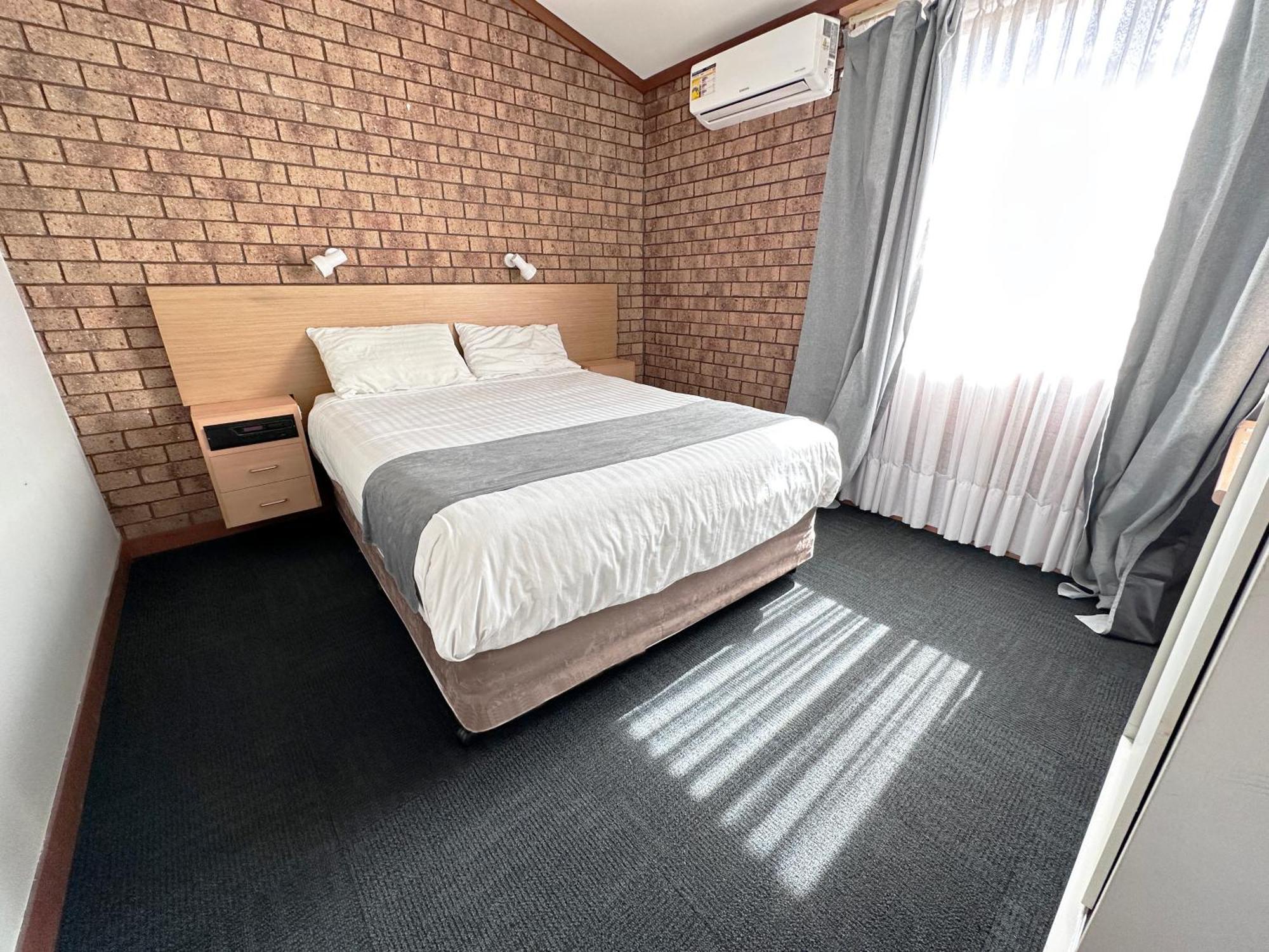 Spa Village Travel Inn Moree Oda fotoğraf